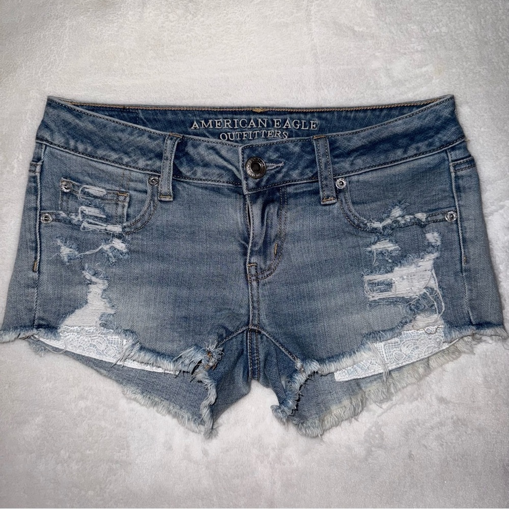 American Eagle Outfitters Ripped Jean Shorts - light blue size 0